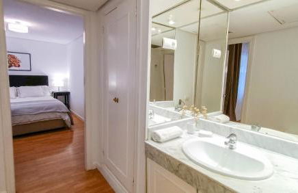 DFLAT Escultor Madrid Apartments - Photo 38