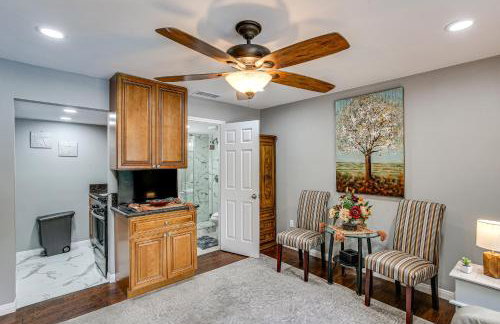 Anaheim Studio with Fireplace 14 Mi to Disneyland! - Foto 13