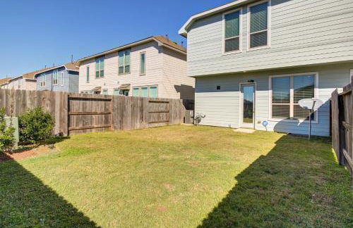 Meticulously-maintained 3-BR Townhouse w/ Backyard ~ Double-Story! - Foto 26