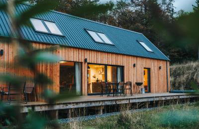 Forest Corner Luxury Home with Hot Tub - Foto 1