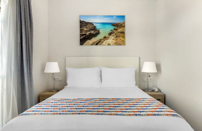 White Sands Beach Club - Photo 7