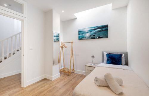 Luxury 5 Bedroom, 4 Bathroom Home in Purley - Foto 18