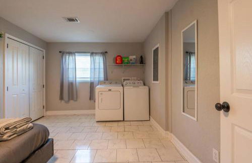 Cruise Haven with Pool, 15 Min to Port Canav & Beach - Foto 62