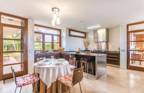 Villa de lujo con piscina, jacuzzi, jardín y terraza - Foto 20