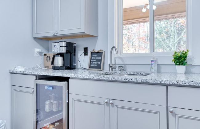 4BR Lodge on Wolf Creek – Fishing, Hiking, New River Fun & Hokie Weekends - Foto 18