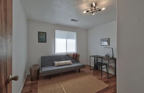 Ambrosia - Mid Century Near 3rd St Pet-friendly - Foto 36