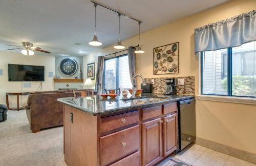 Englewood Apt with Patio in Denver Tech Center - Foto 10