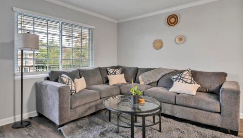 Duke - Pet Friendly 1BR with Gym & Pool - Foto 4