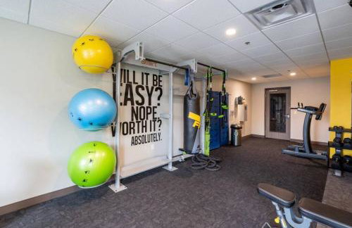 Walker's Point Apt with Gym and Balcony - Foto 12