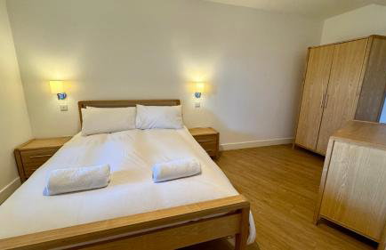 24 CLIFF APARTMENT-3 BED-GROUND FLOOR-SEA VIEWS - Photo 8