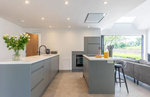 Perfect Family Retreat with Hot Tub, Nr the Lakes - Foto 15