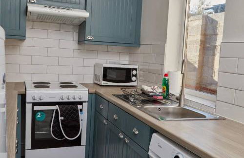 Cosy 3-Bedroom House With Street Parking - Foto 17