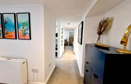 Very Spacious, Great location. Castle and Sea view - Foto 17