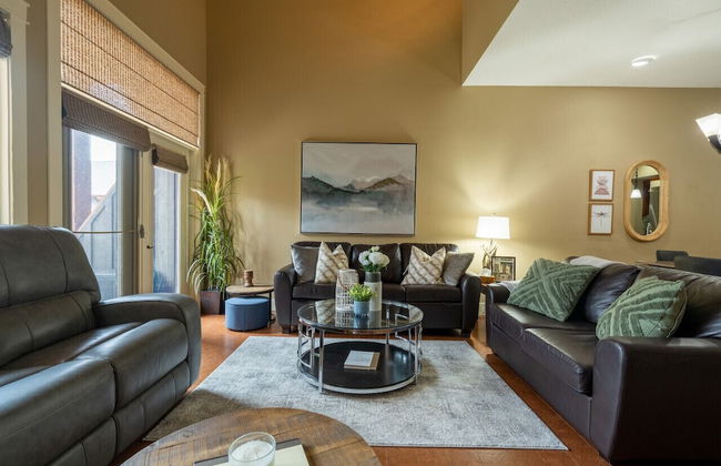 Luxury 3-Br Penthouse | INDOOR Pool & Hot Tub | Pool Table | 2 Decks + Mtn Views - Photo 13