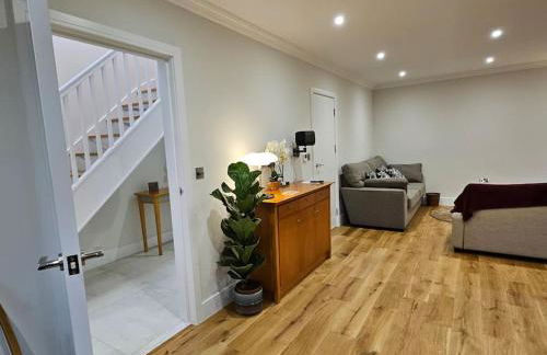 Homely 6 bed Cottage 30 mins to Heathrow, London, Legoland, Windsor Castle - Photo 44