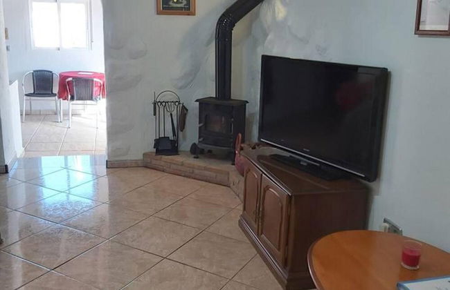 2-bed Villa Sleeps 5 - Private Pool & Free Parking - Foto 11