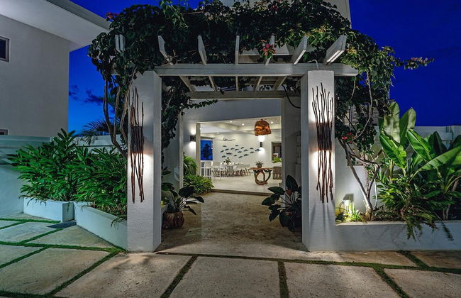 Santosha Whitehouse JM - 10 Bedroom Villa w Private Beach - Photo 43