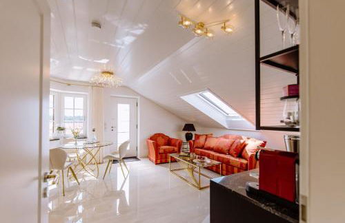 Ferienwohnung König Ludwig - Modernes Design-Apartment für Paare und Genießer am Starnberger See by LIVARIA - Foto 23