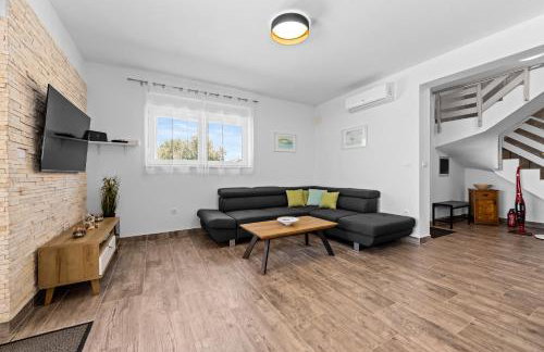 Villa Sunny Olive - Photo 34