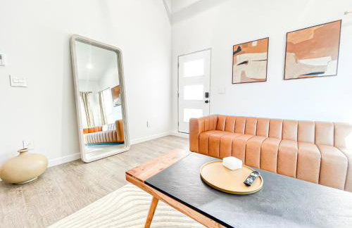 Sunny 1BR with Large Outdoor Lounge Space - SH4LAD - Foto 12