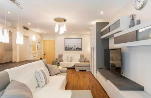 Modern Apartment in Lloret - 200 Steps from the Sea! - Foto 3