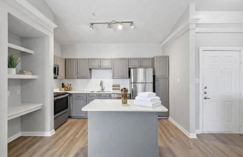 North Dallas 1BR Escape Modern Design Amenities - Photo 6