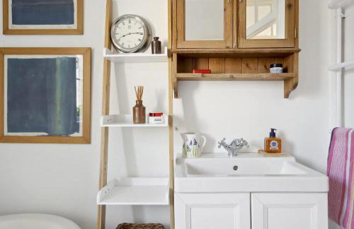 Beautiful Victorian Home on Peaceful Green Square - Foto 11