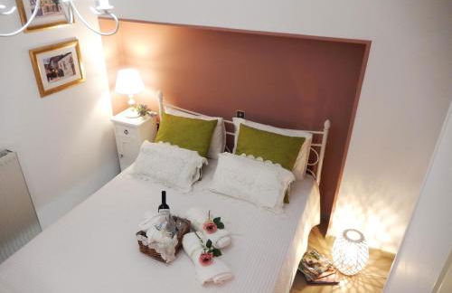 Portico Cozy Home - Photo 26