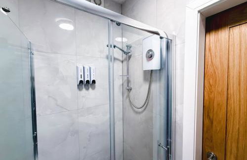 Chic Studio, Free parking, Sleeps 2 - Foto 28