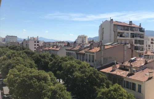 Très bel appartement T3 proche place Castellane avec vue et 2 chambres - Photo 24