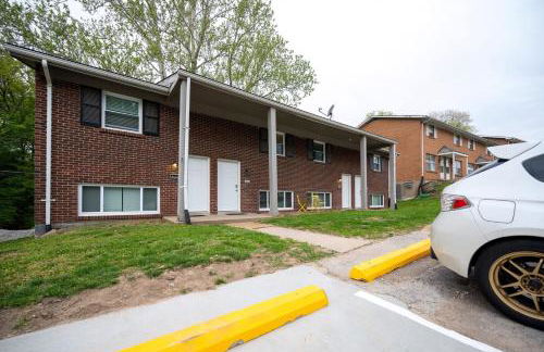 Spacious 2 Bedroom Townhome by StayLage - Foto 19