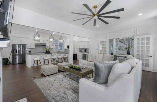 Family-Friendly 5BR | Sleeps 15 | 3 mins Downtown! - Foto 2