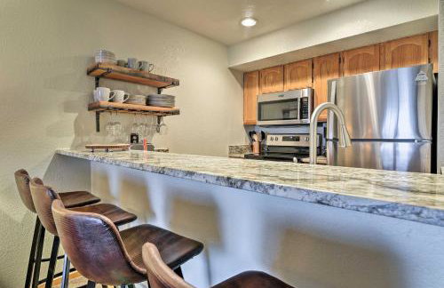 Walk to Main St Frisco Condo with Community Pool! - Foto 10
