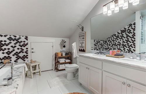 Immaculate Waterfront Family Home for 16 w Private Dock - Foto 80