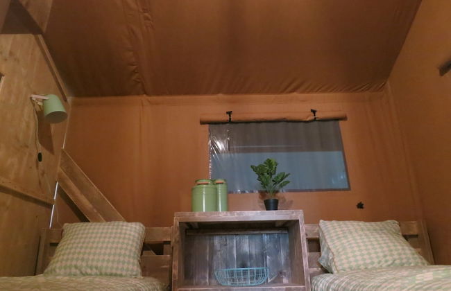 Lovely Tent with Kitchen & Bathroom Located near Pond - Photo 2