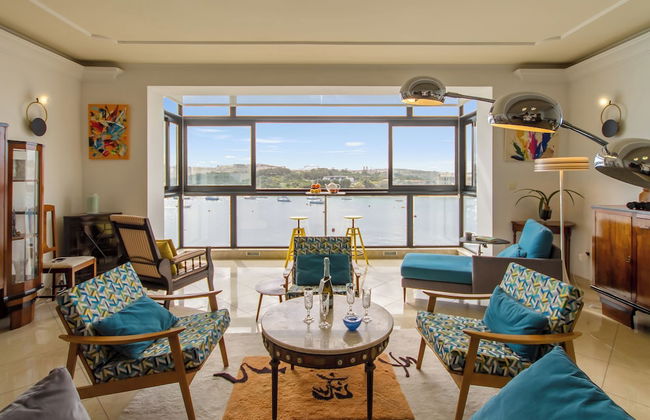 A Magnificent Sunny Seafront Apart Sliema - Photo 14