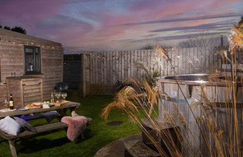 Chalet Hot Tub Lodge 1 by Interhome - Foto 5