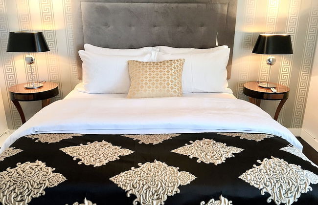 MONDRIAN Luxury Suites & Apartments Old Town Market Square - Photo 20