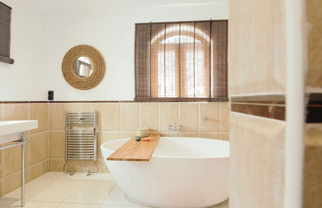 Luxurious 5 Bedroom Villa With Waterfall Closeby - Foto 14