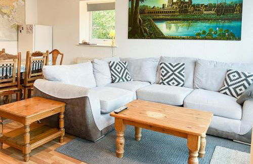 5 Bed Townhouse with Garden & Parking by BrumStay UK - Foto 49