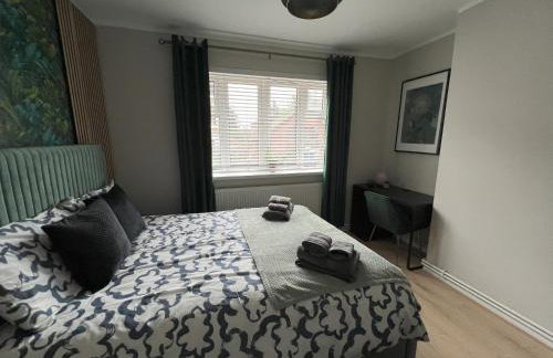 Spacious & Modern Family Gem - Foto 17