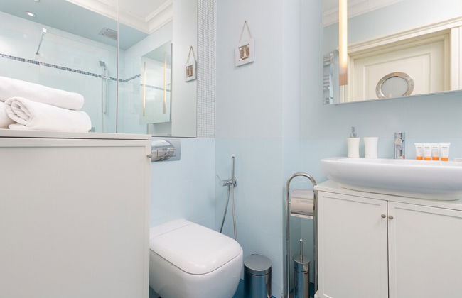 Sailor Apartment by Renters Prestige - Photo 43