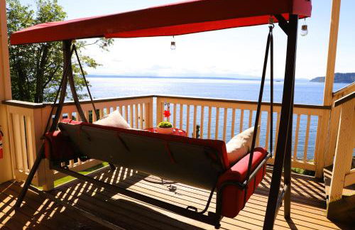Stunning House with Views of Puget Sound! Ideal for Family Reunions - Photo 40