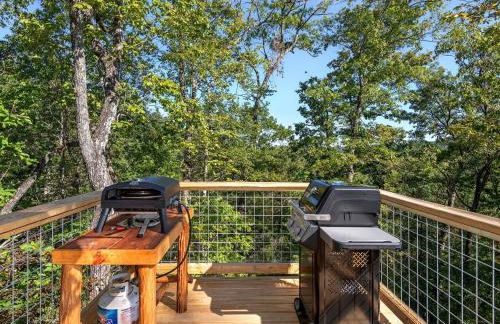 Luxury Tree Tent with Soaking Tub & Pizza Oven Near Waterfalls, Zirconia, North Carolina - Foto 20