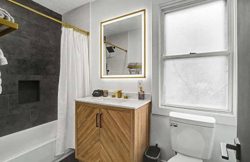 Spacious 3BR PetFriendly Retreat Near DT Cleveland - Foto 25