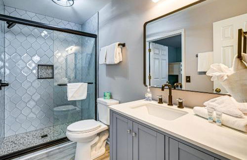 Walk to Ocean Surfside Beach Gem with Private Pool - Foto 13