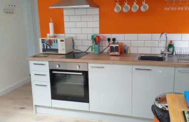 The Studio is bright, airy and comfortable. - Foto 22