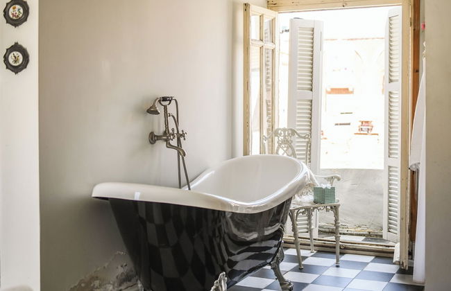 Elegant 1BR Apt w Balcony in the City - Photo 45