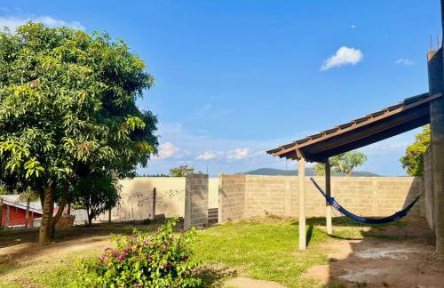 Chácara Aconchego da Serra com Piscina - Foto 17