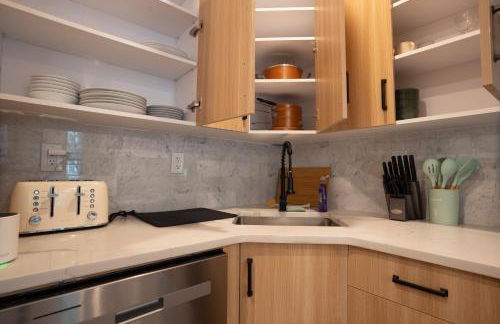 Stylish 2BD Brooklyn Retreat with Backyard & Basement - Foto 29